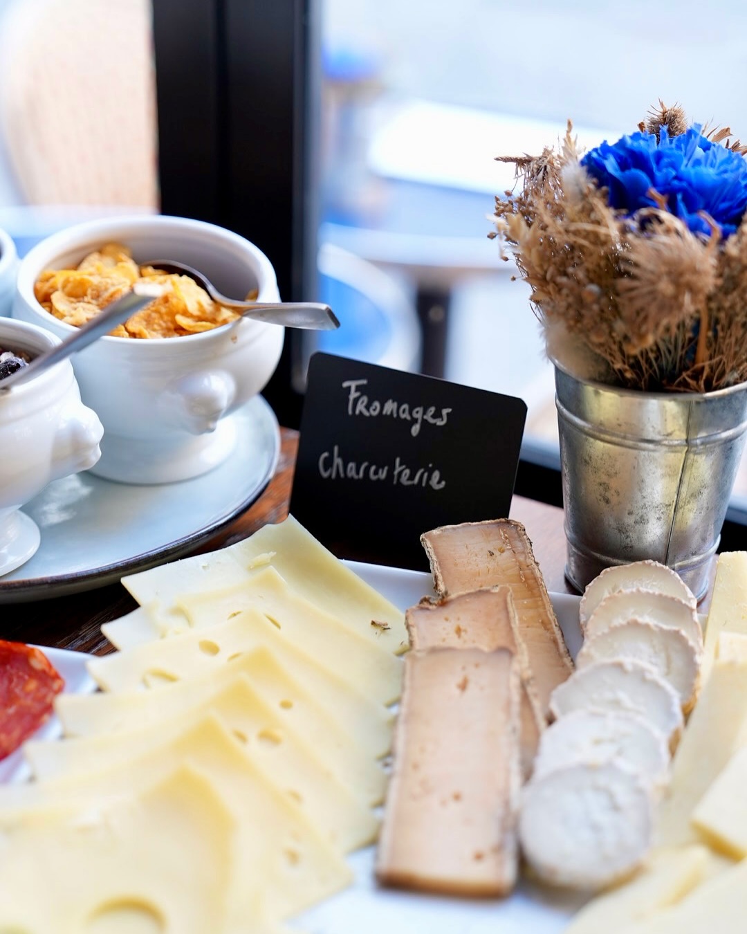 Sélection de fromages du buffet brunch